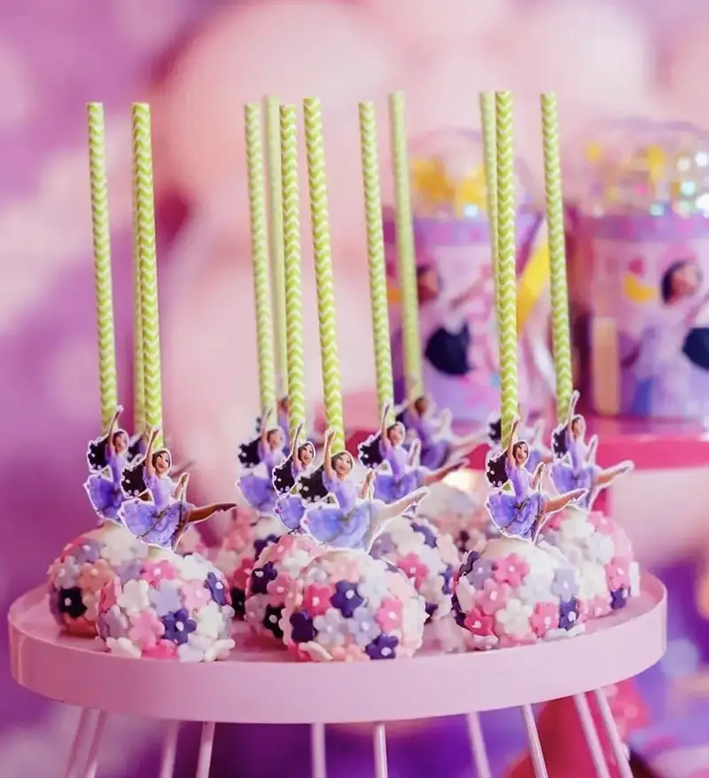 Isabela Cupcake Pops