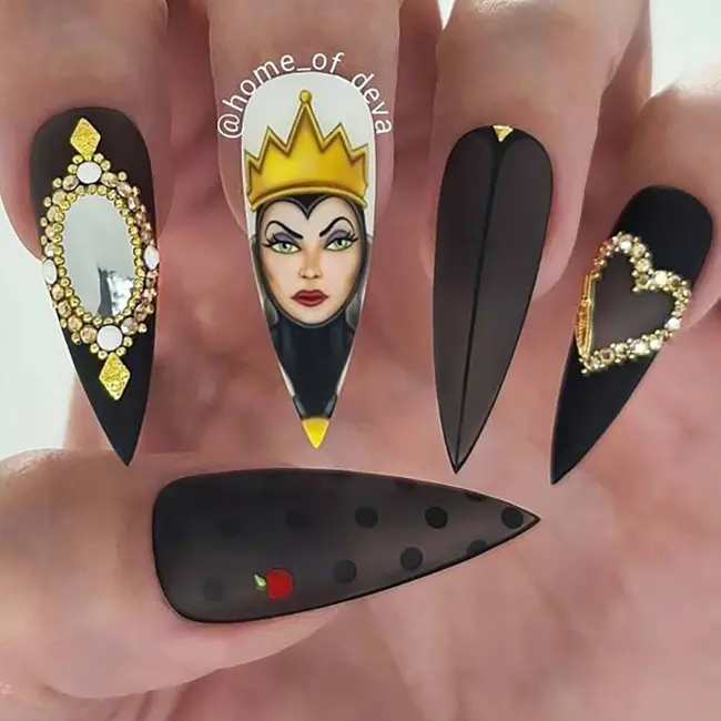Snow White Evil Queen nails