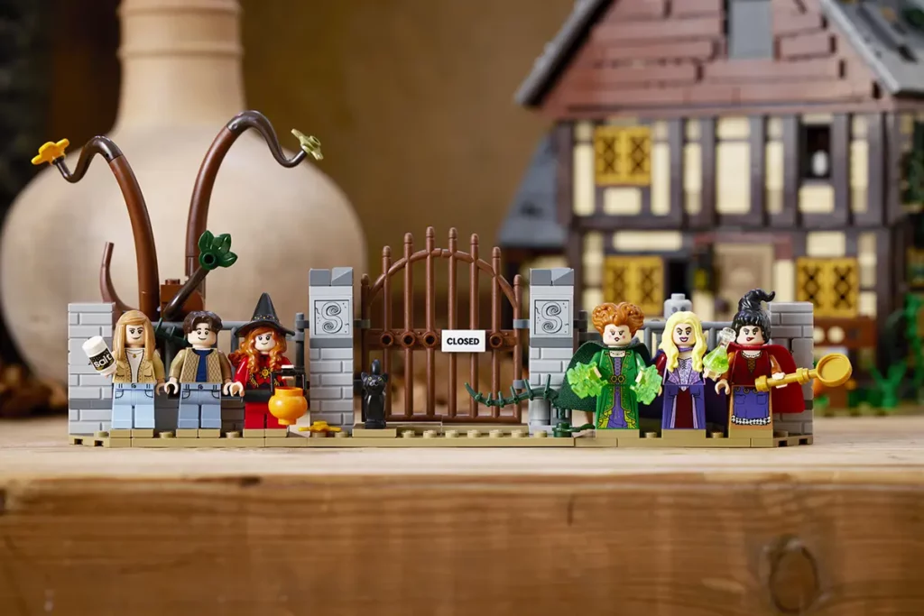 LEGO Sanderson Sisters Cottage set